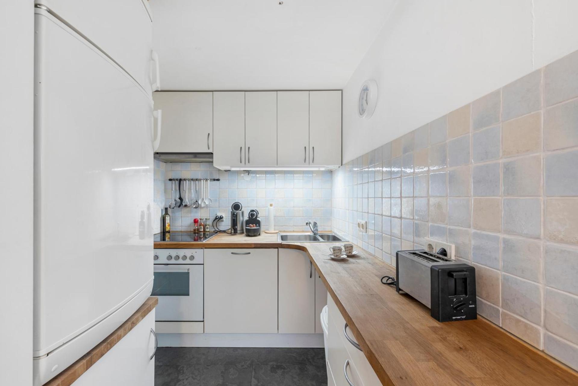 Apartment 2-zimmer Wohnung, Im Zentrum, Garage, Terrasse