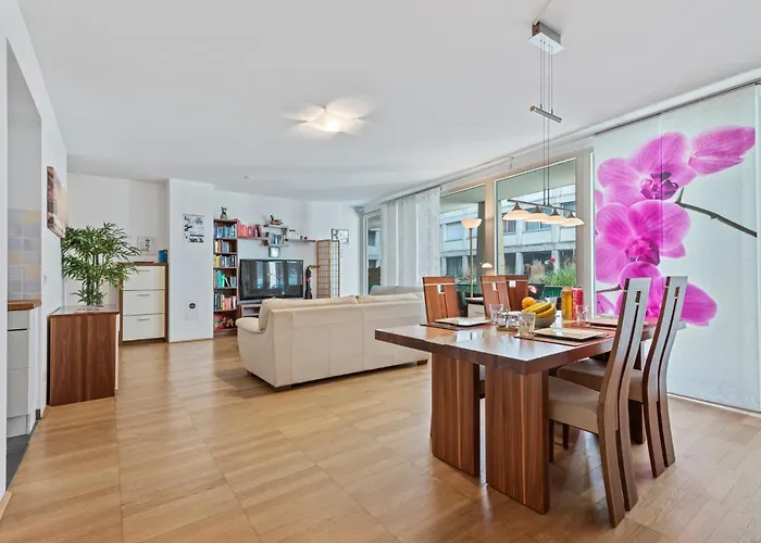2-Zimmer Wohnung, Im Zentrum, Garage, Terrasse