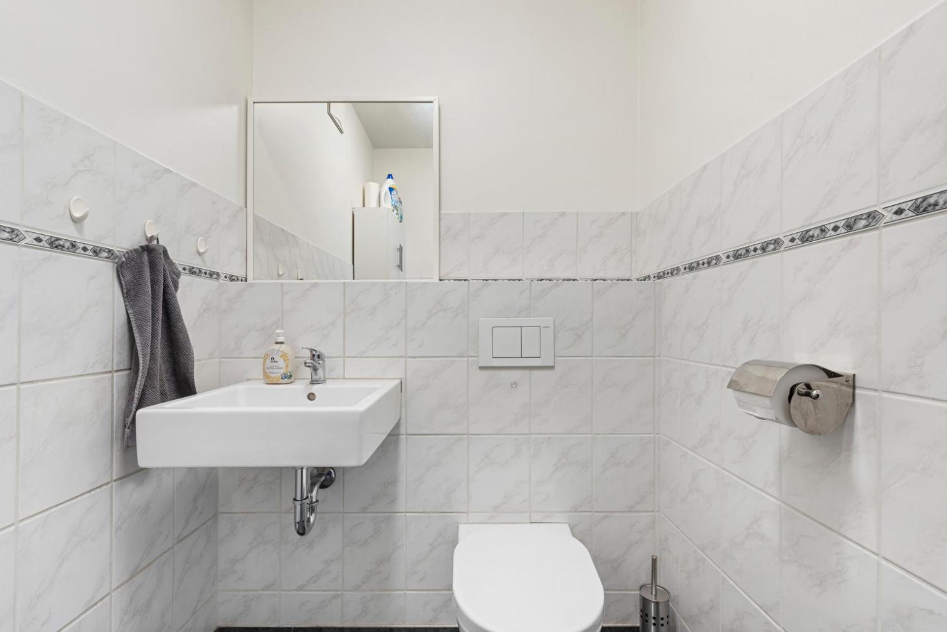 2-zimmer Wohnung, Im Zentrum, Garage, Terrasse * Wien